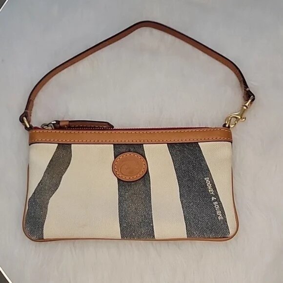 DOONEY & BOURKE Zebra Print Canvas Natural Leather Boho Preppy Wallet Wristlet - Picture 1 of 8